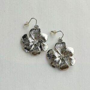 NEW flower dangle drop earrings in silver and crystal